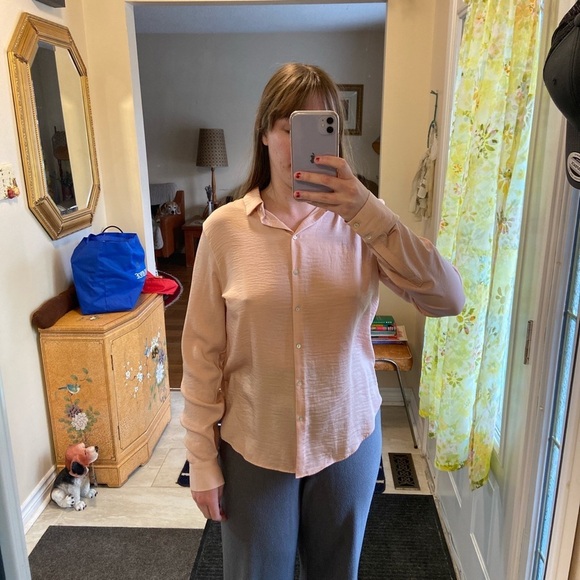 Classic Peach Blouse - Picture 5 of 6